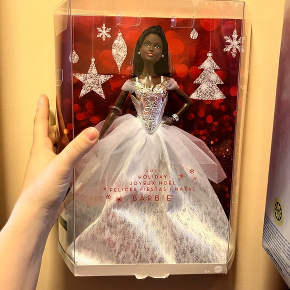 Holiday Barbie 2021 new in box - Picture 2 of 2